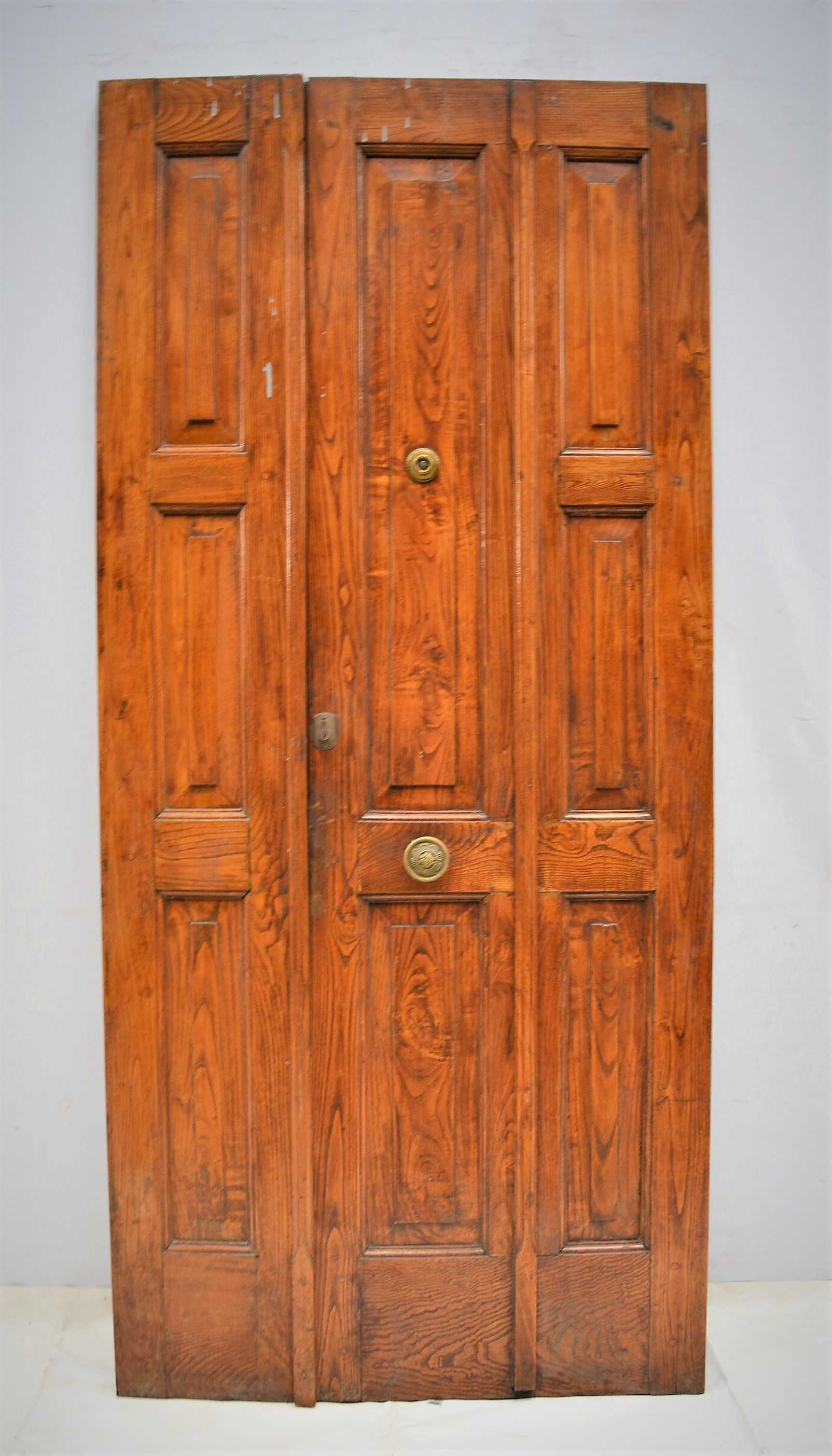 PUERTA DE MADERA DOBLE