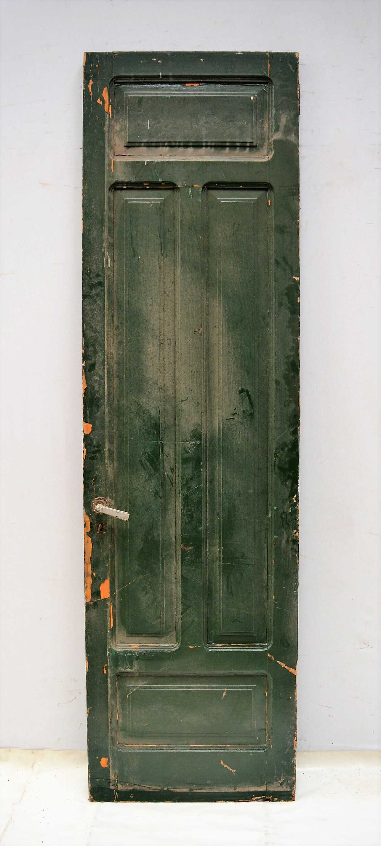 PUERTA DE MADERA VERDE