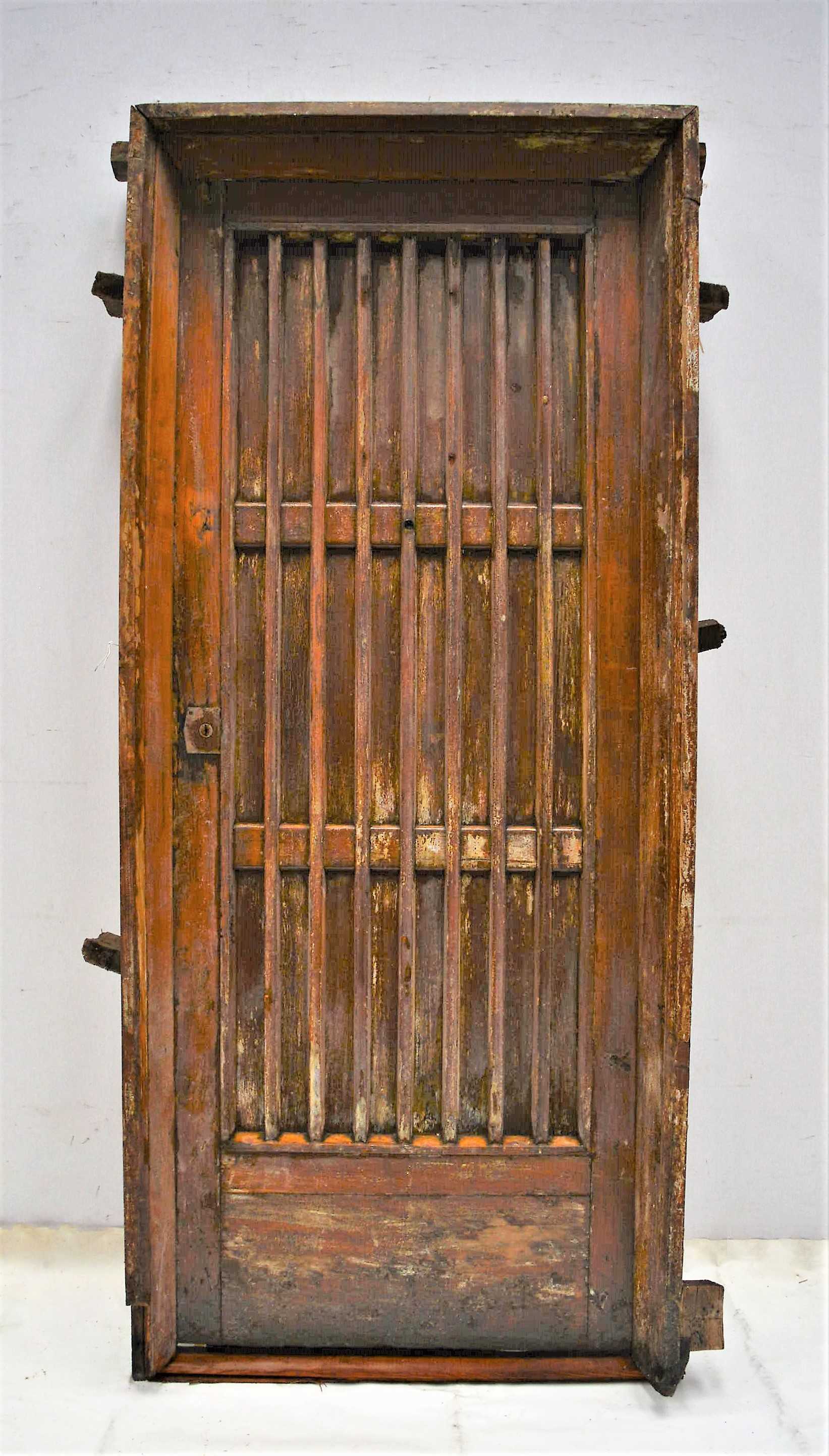 PUERTA DE MADERA DE SEGURIDAD