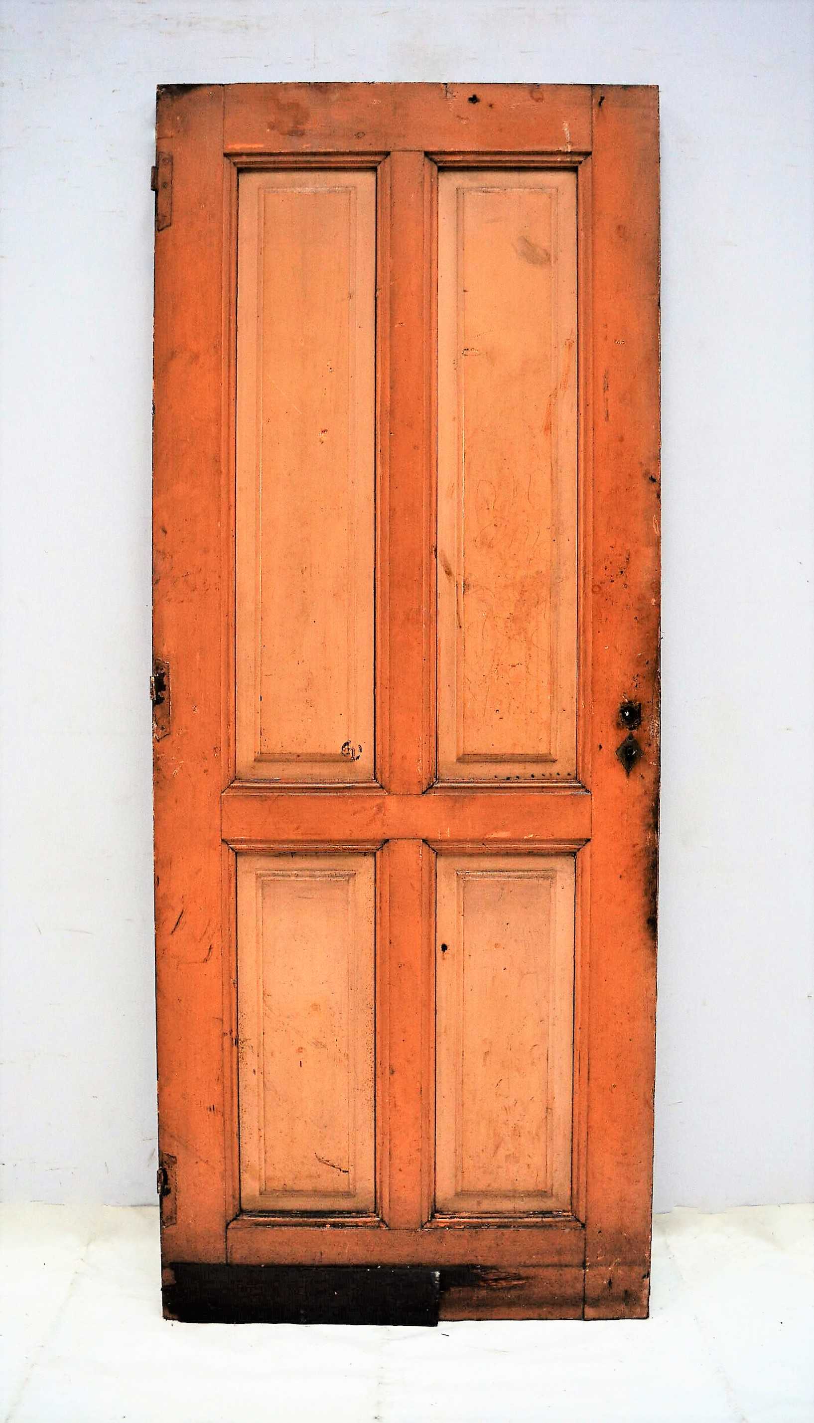 PUERTA DE MADERA