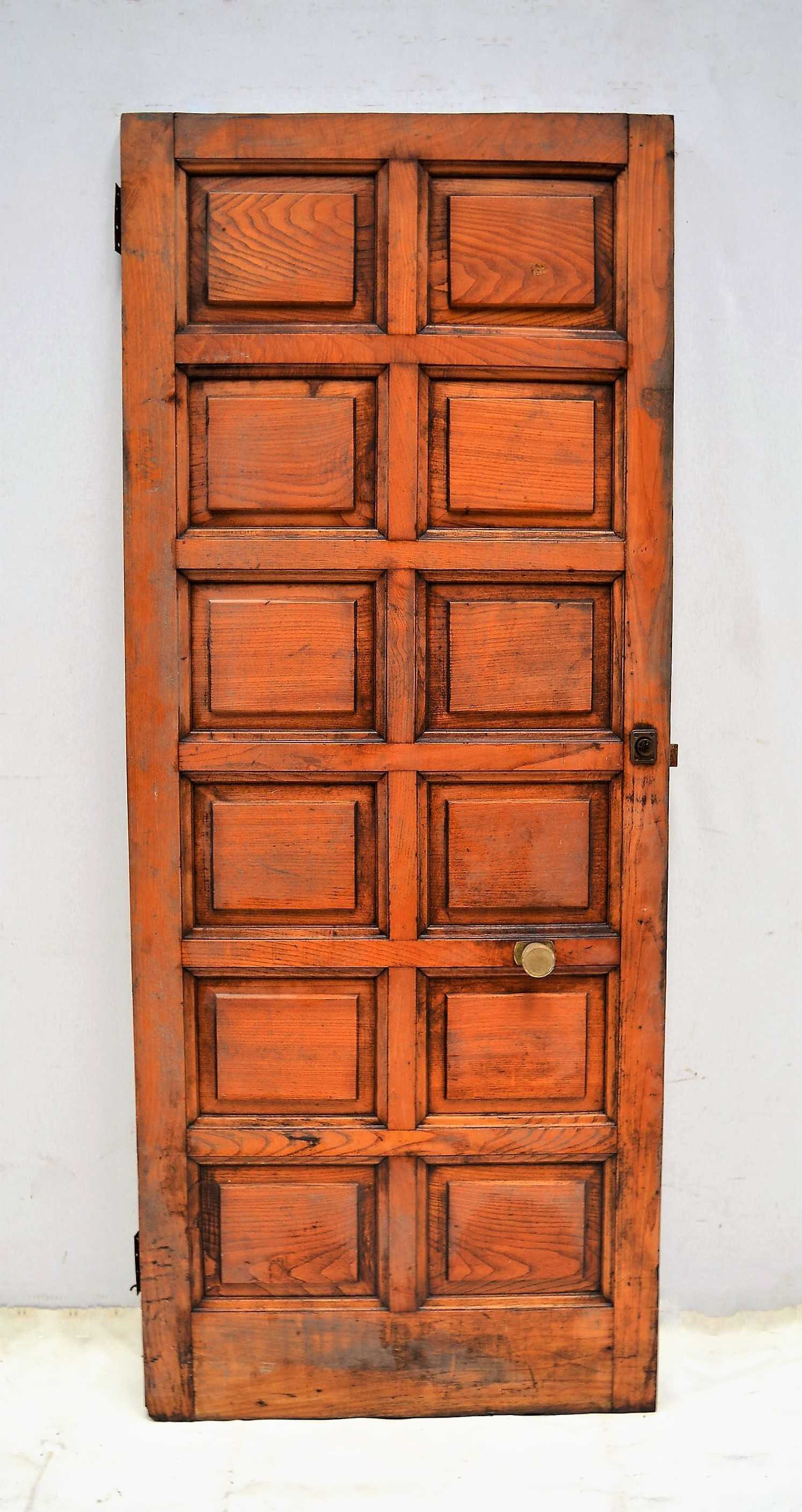 PUERTA DE MADERA