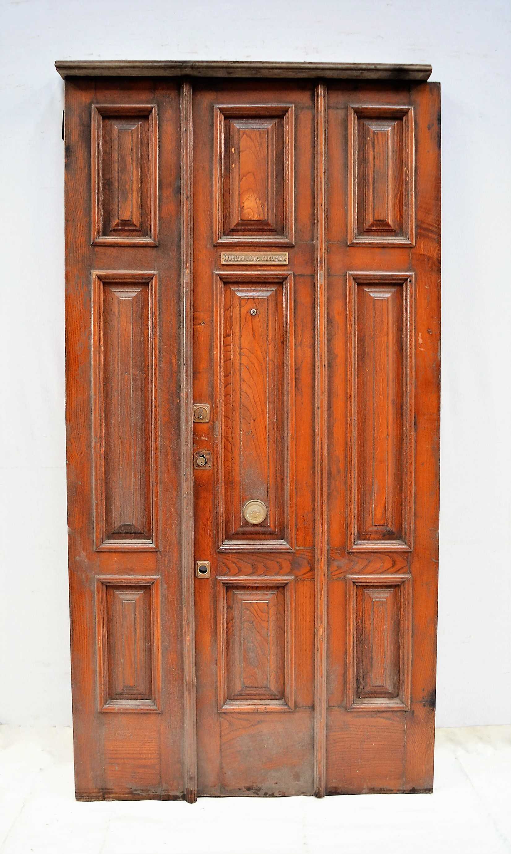 PUERTA DE MADERA DOBLE