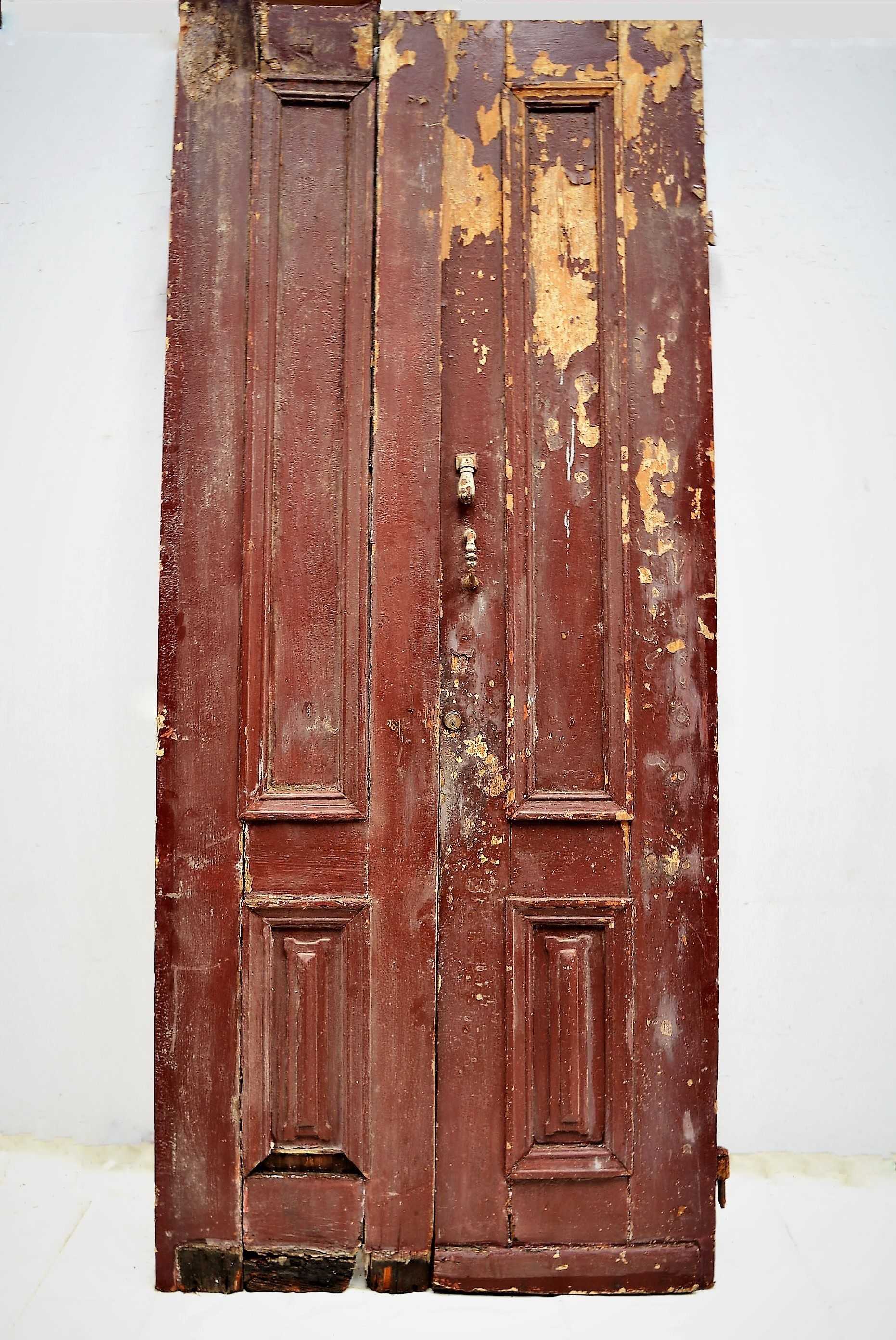 PUERTA DE MADERA DOBLE