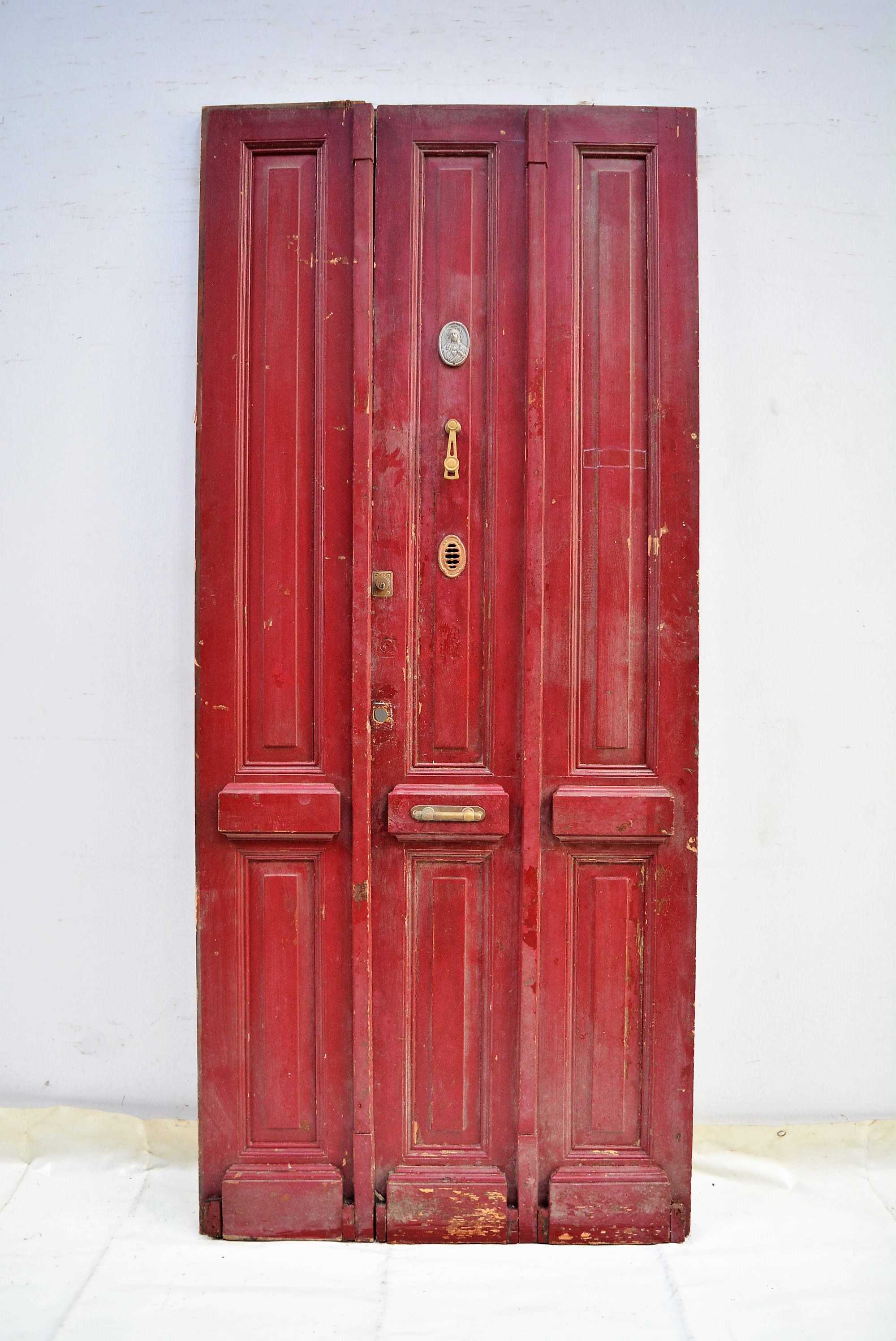 PUERTA DE MADERA DOBLE