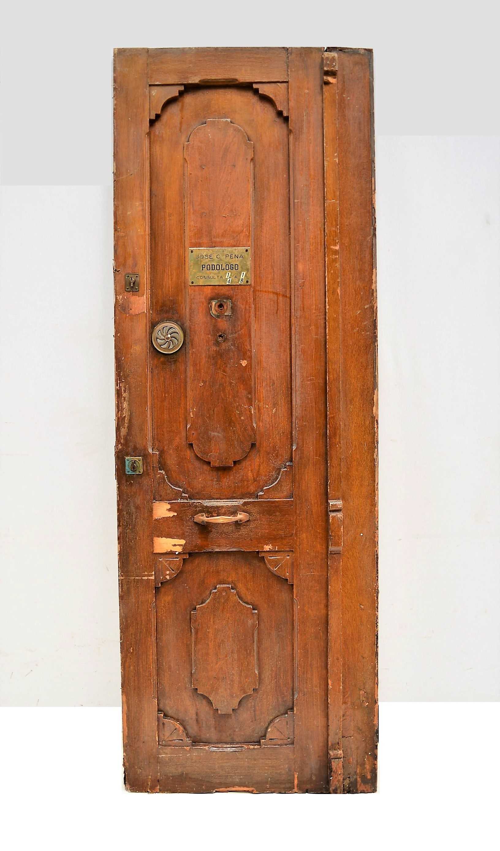 PUERTA DE MADERA