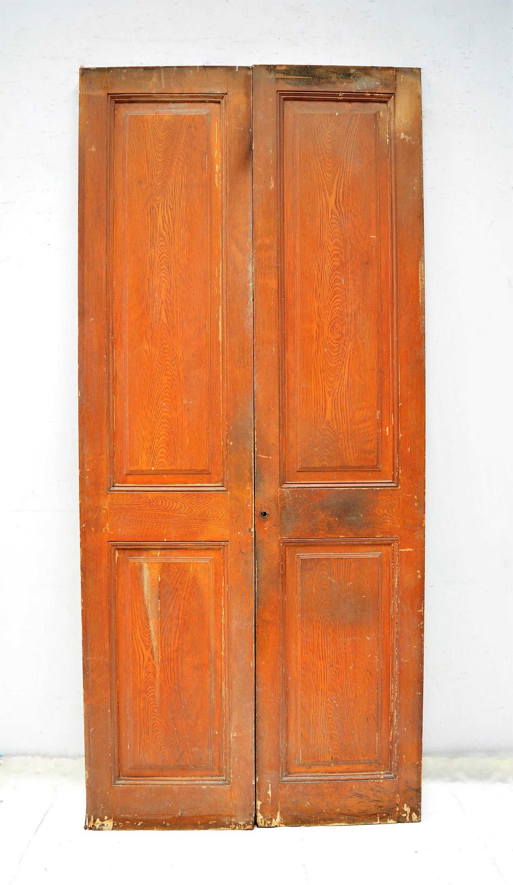 PUERTA DE MADERA DOBLE