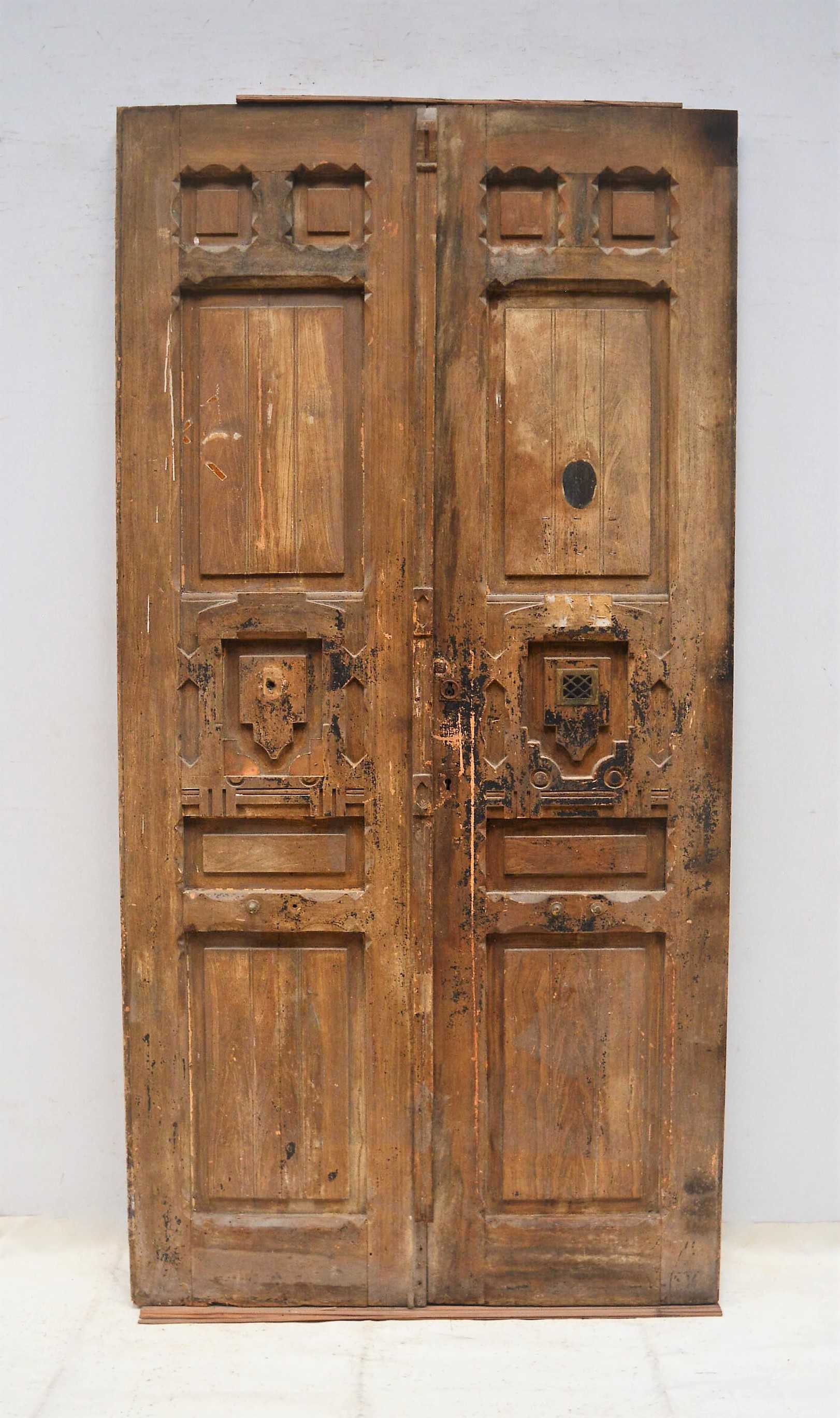 PUERTA DE MADERA DOBLE